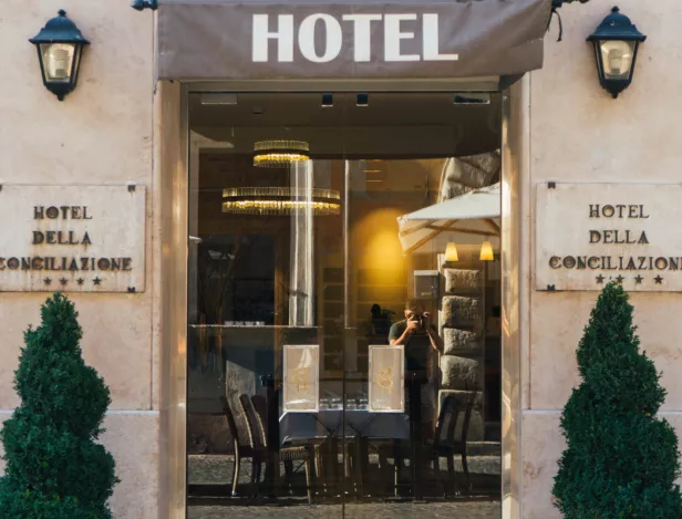 HOTELLERIE-TUNON-DIRECTEUR-HOTELS